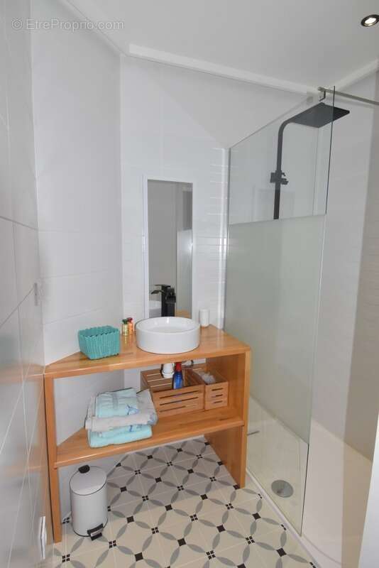 Maison à SAINT-RESTITUT