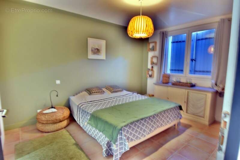 Maison à SAINT-RESTITUT