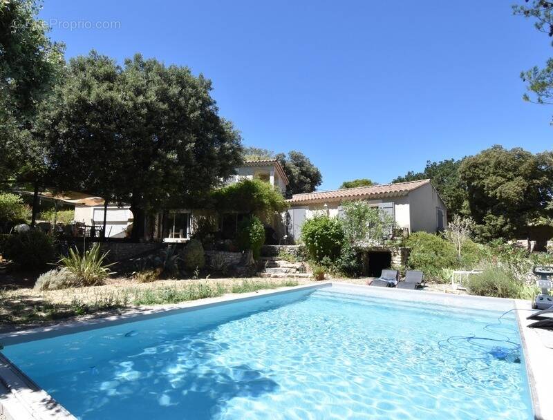 Maison à SAINT-RESTITUT