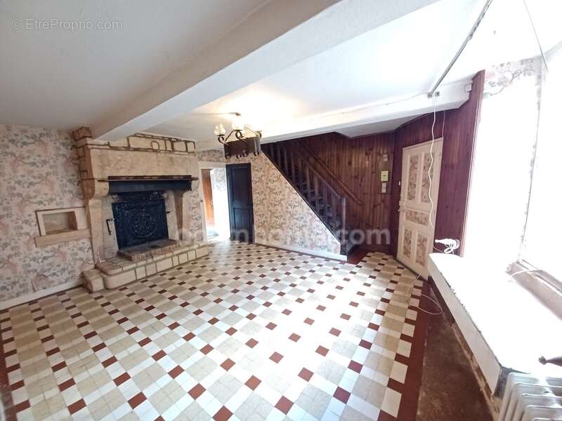 Maison à QUINCY-LANDZECOURT