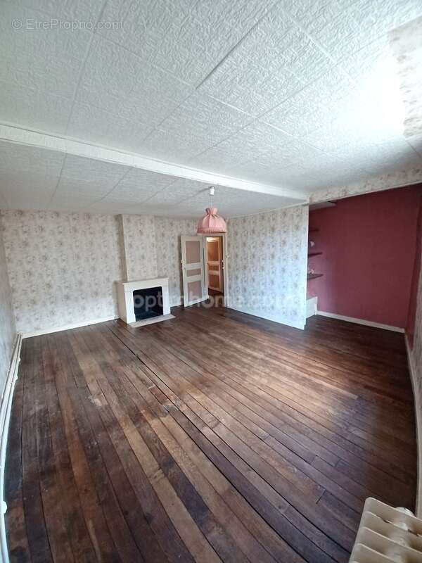 Maison à QUINCY-LANDZECOURT