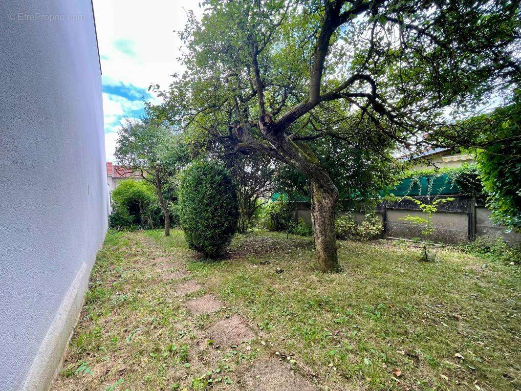 Terrain à VANDOEUVRE-LES-NANCY