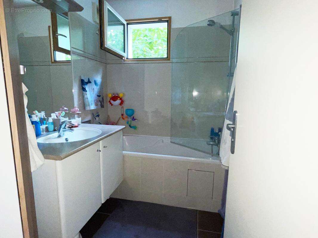 Appartement à ENGHIEN-LES-BAINS