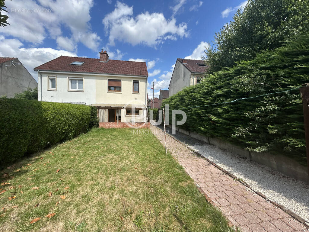 Maison à CALONNE-RICOUART