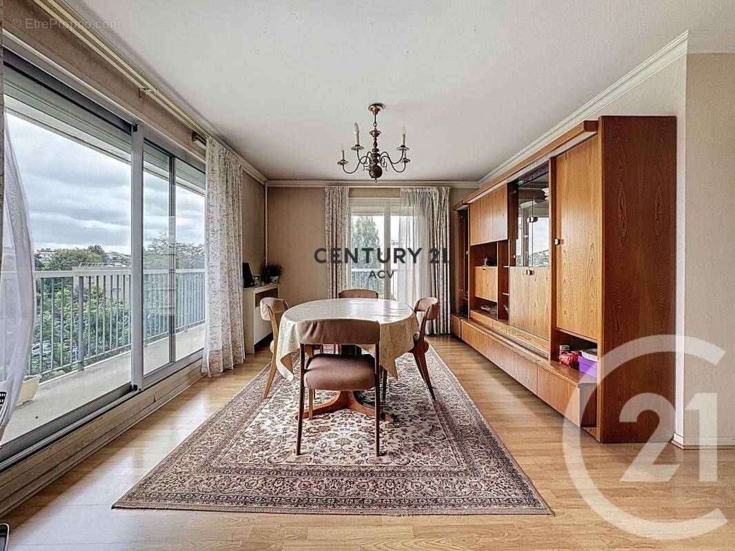 Appartement à MAISONS-ALFORT