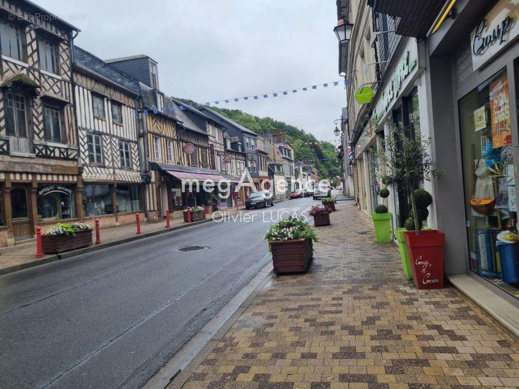 Commerce à CORMEILLES