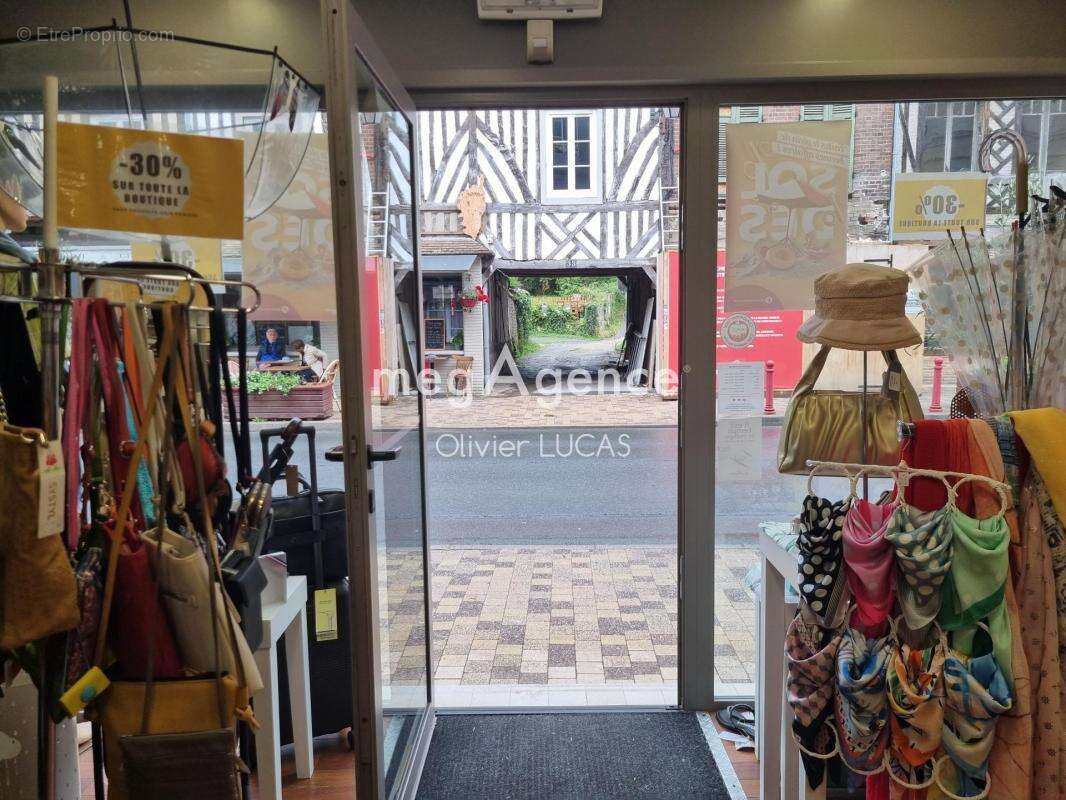 Commerce à CORMEILLES