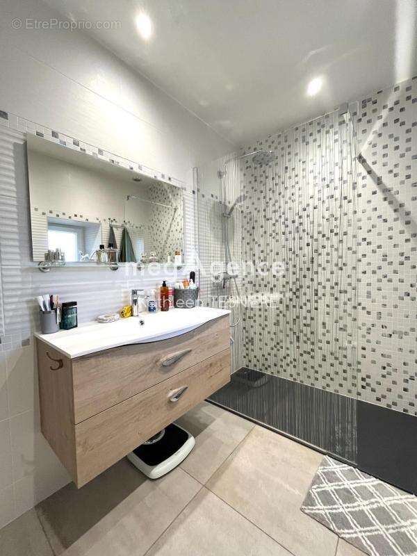 Maison à VILLEDIEU-LES-POELES