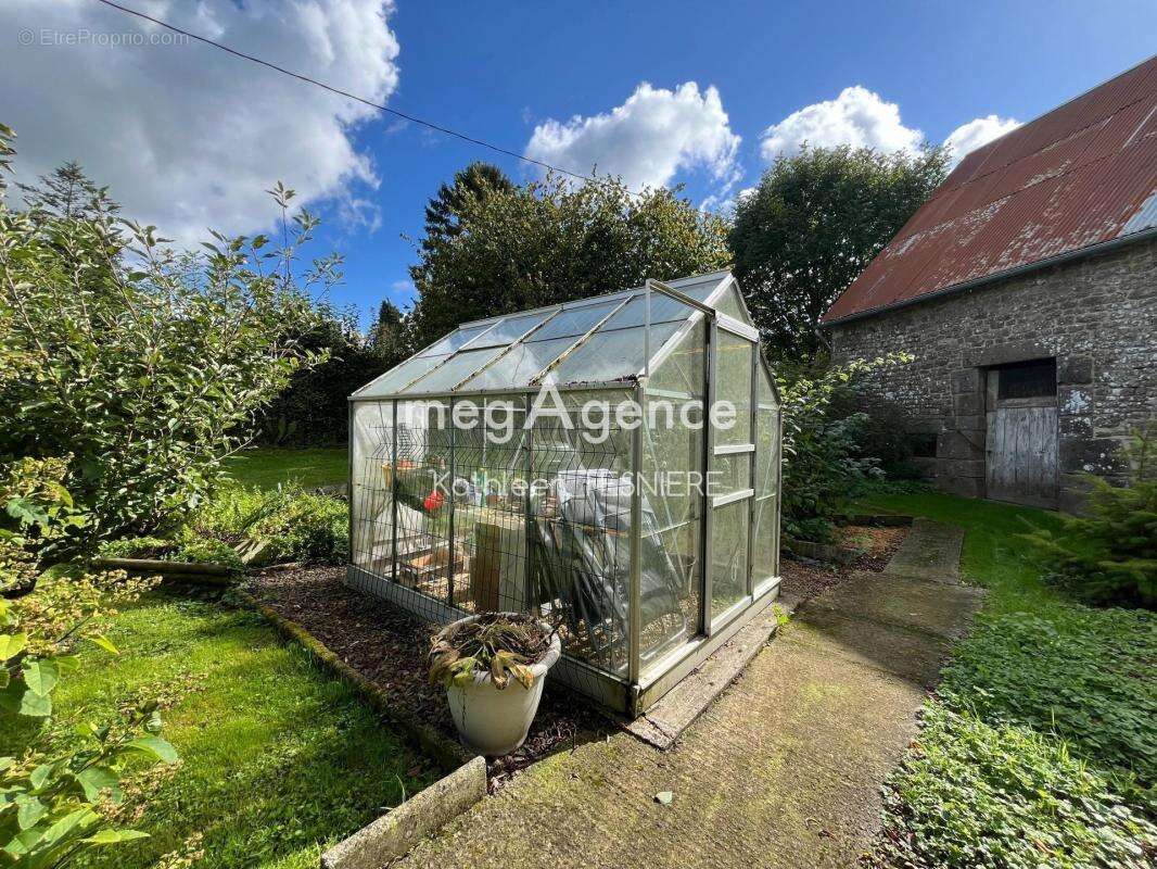 Maison à VILLEDIEU-LES-POELES