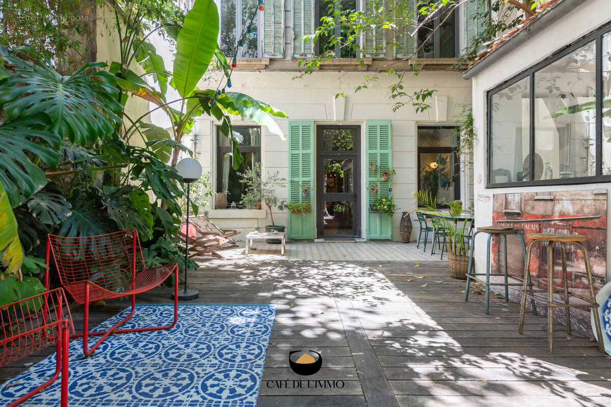 Appartement à MARSEILLE-1E