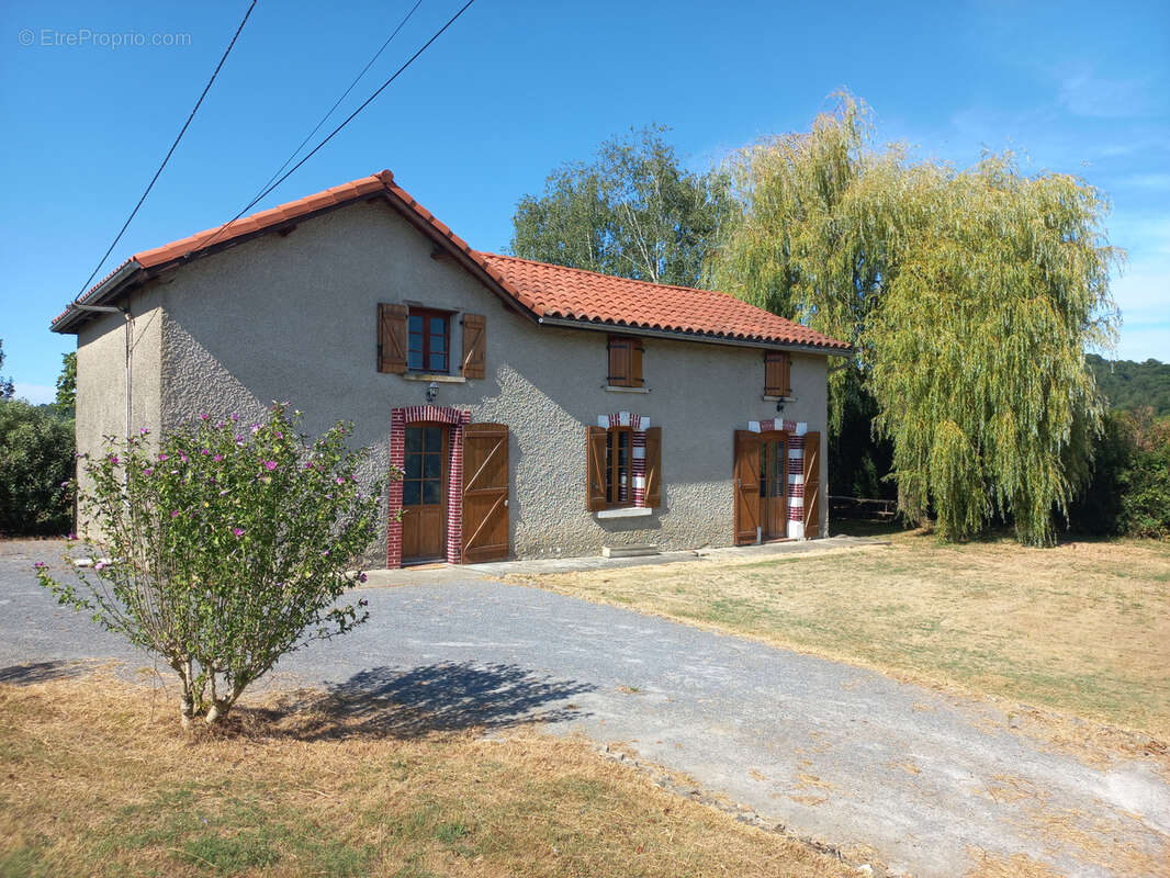 Maison à TRIE-SUR-BAISE