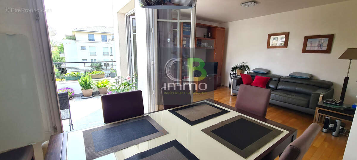 Appartement à LE PLESSIS-TREVISE