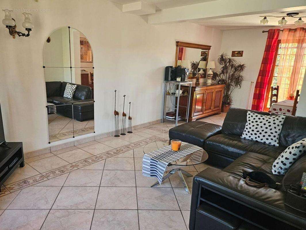 Maison à TREMBLAY-EN-FRANCE