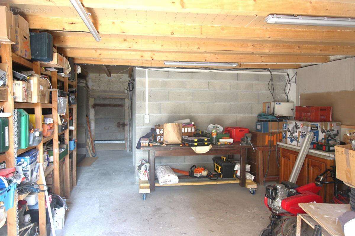 Maison à BRIVES-SUR-CHARENTE