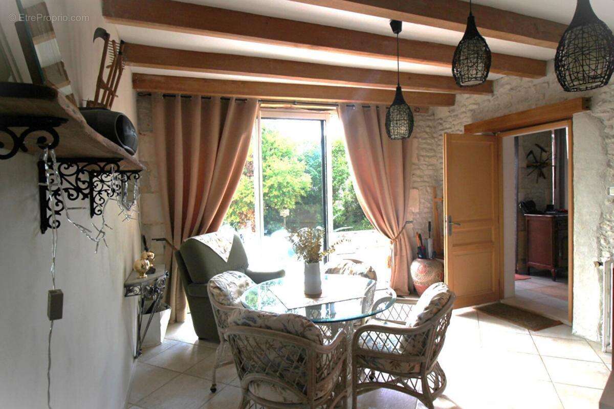 Maison à BRIVES-SUR-CHARENTE