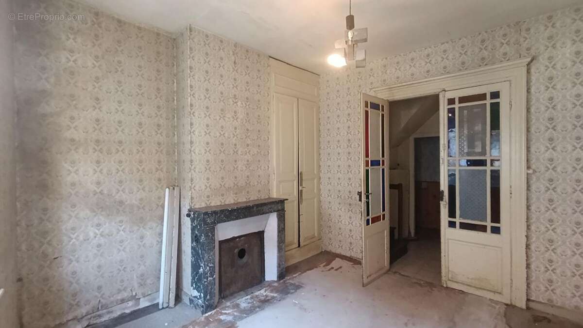 Maison à FERE-CHAMPENOISE