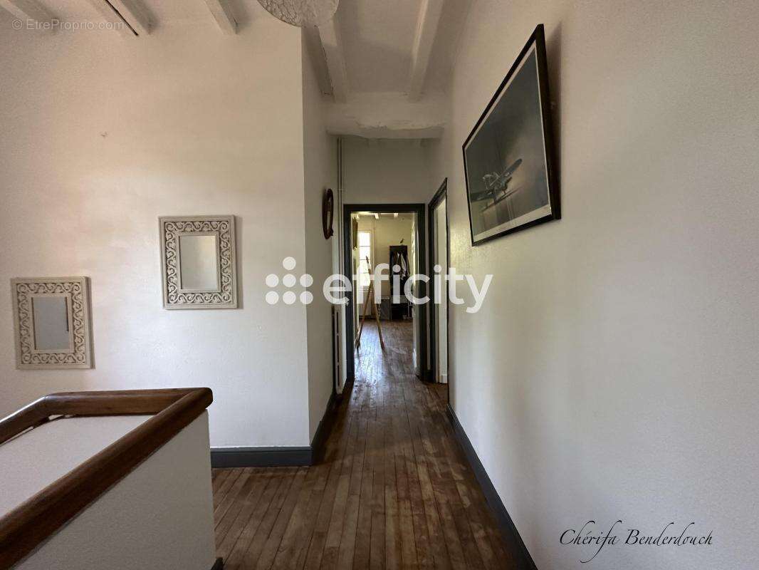 Maison à LES PEINTURES