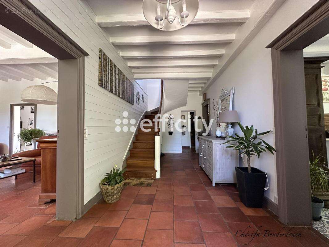 Maison à LES PEINTURES