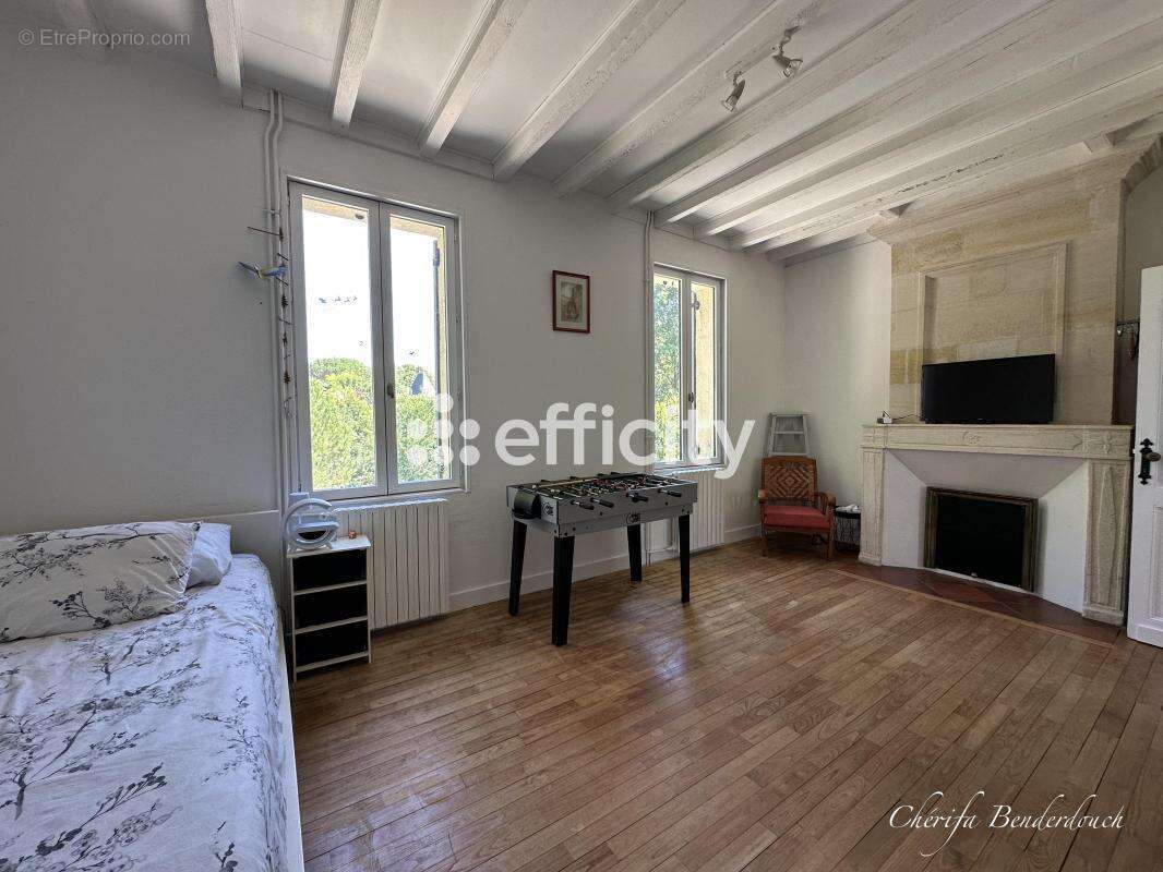 Maison à LES PEINTURES