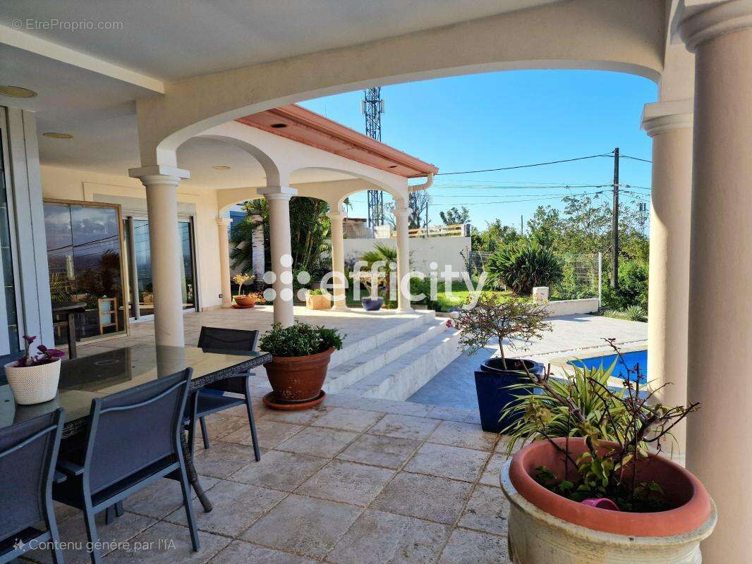 Maison à SAINT-BENOIT