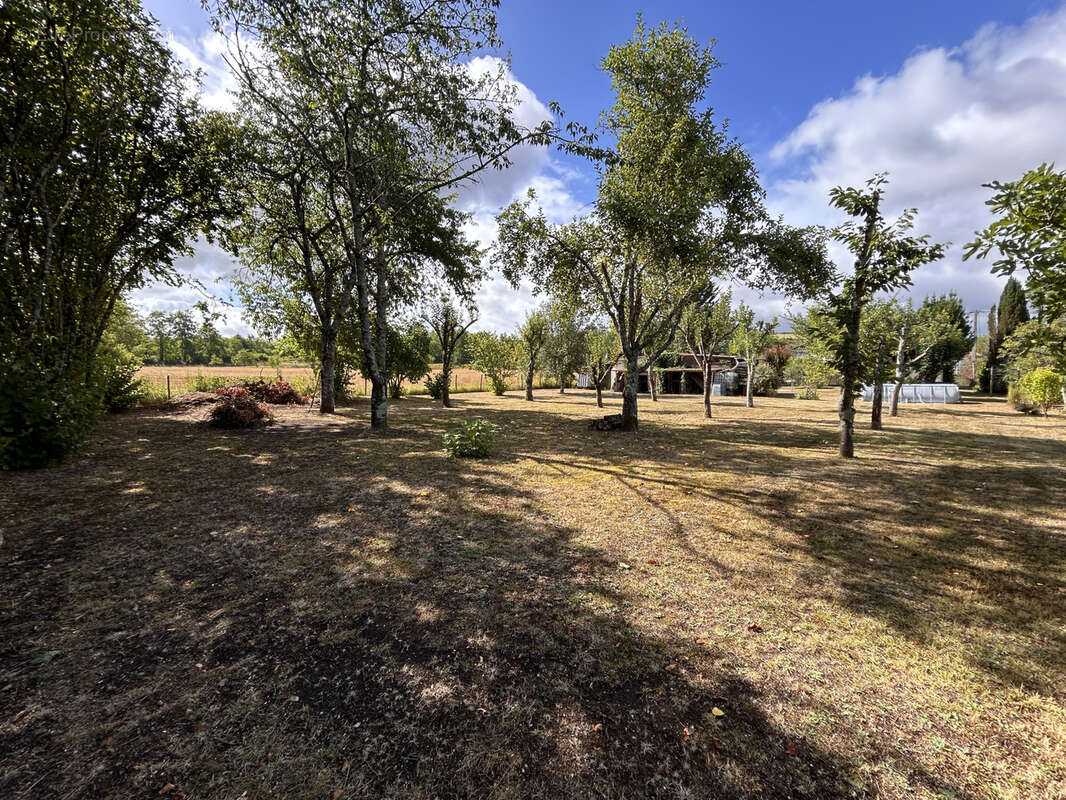 Maison à SAINT-LEON-SUR-L&#039;ISLE