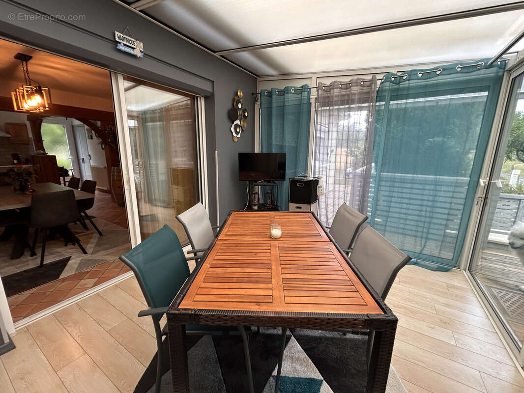 Maison à SAINT-LEON-SUR-L&#039;ISLE