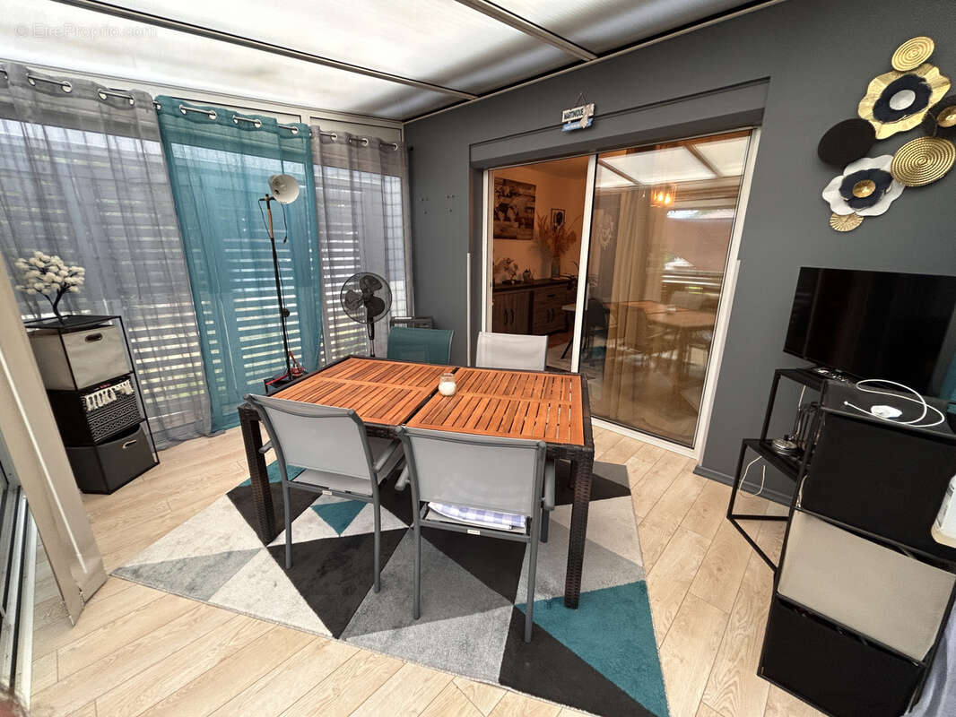 Maison à SAINT-LEON-SUR-L&#039;ISLE