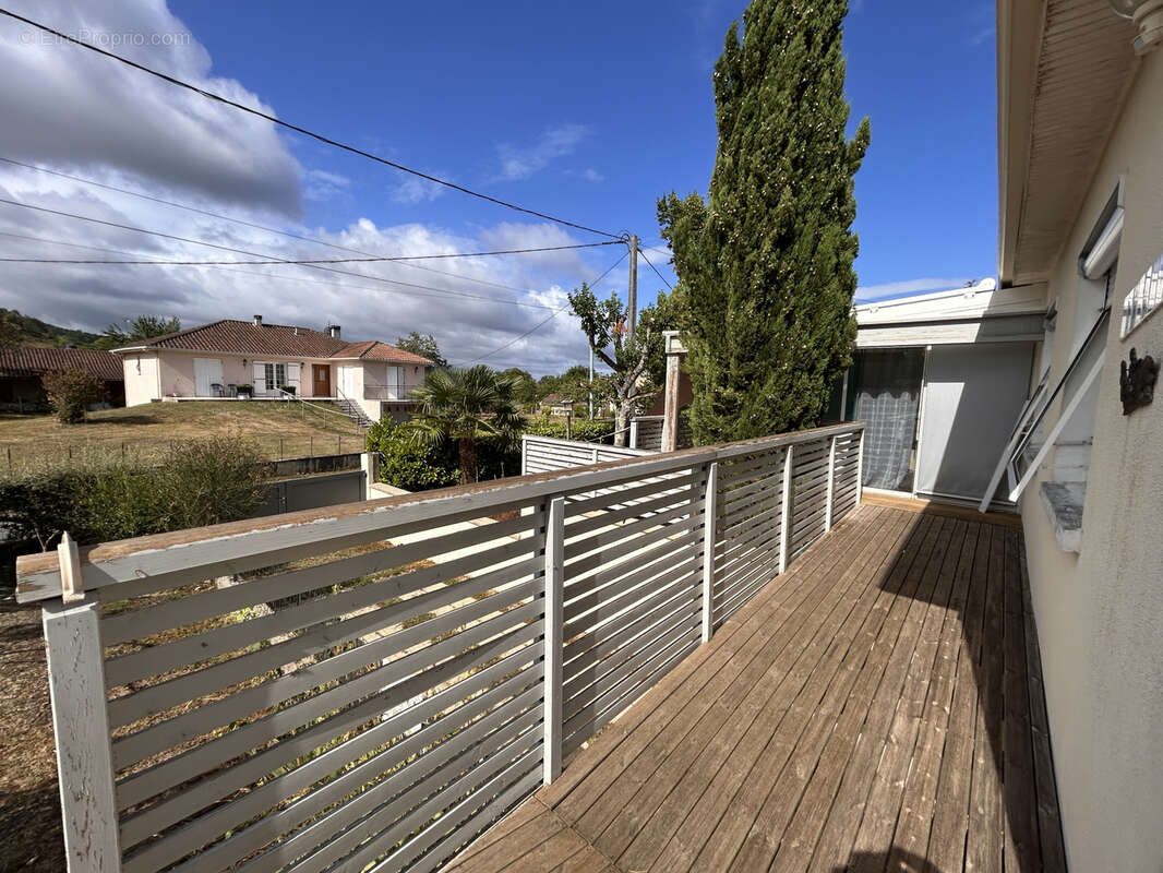 Maison à SAINT-LEON-SUR-L&#039;ISLE