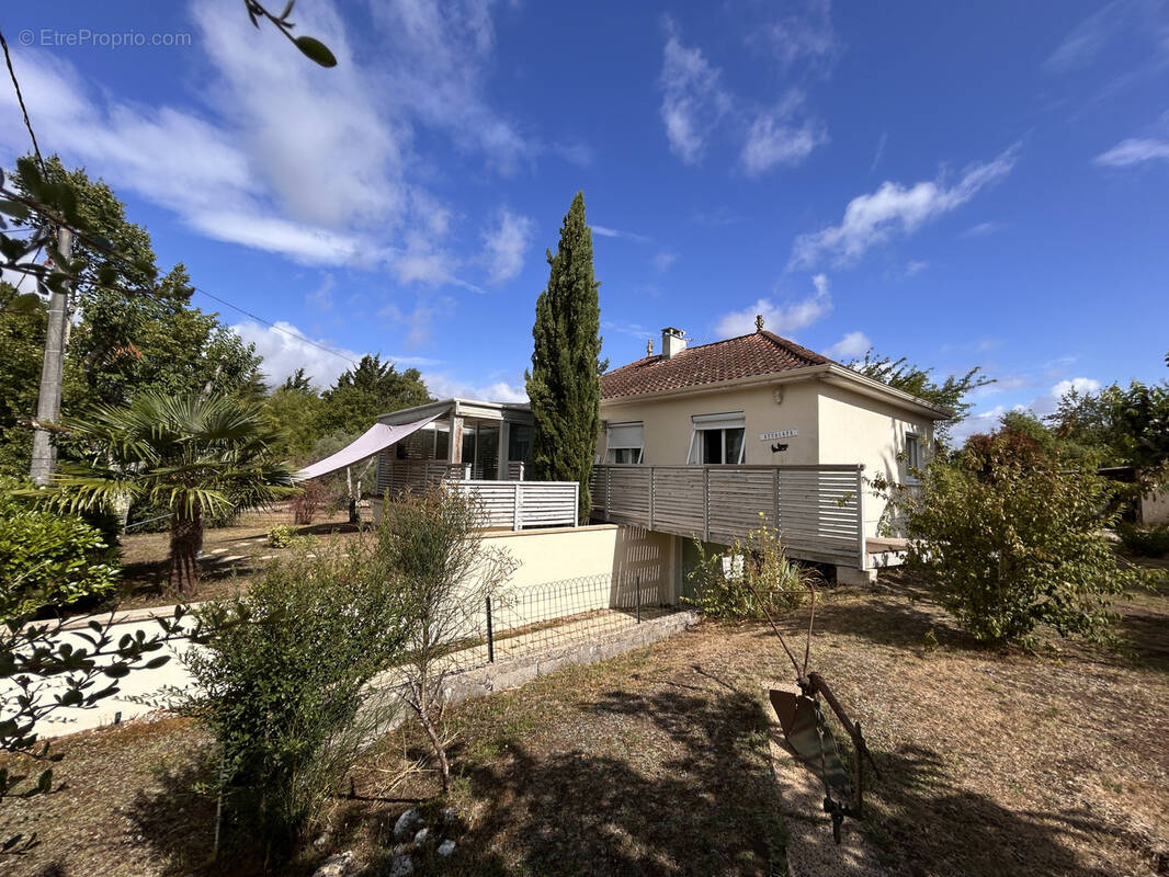 Maison à SAINT-LEON-SUR-L&#039;ISLE