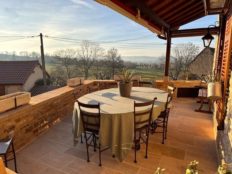 Maison à SAINT-GENGOUX-LE-NATIONAL