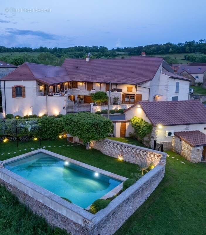 Maison à SAINT-GENGOUX-LE-NATIONAL