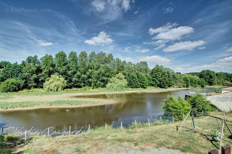 Maison à SIGOURNAIS