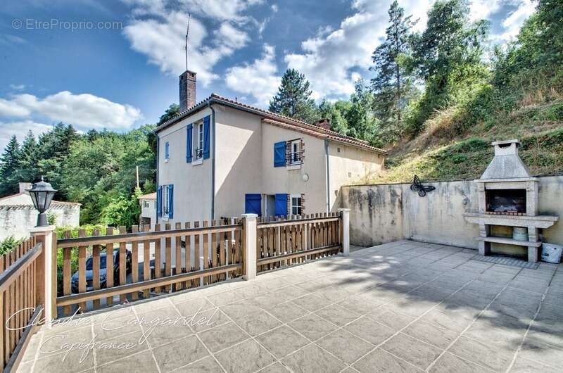 Maison à SIGOURNAIS