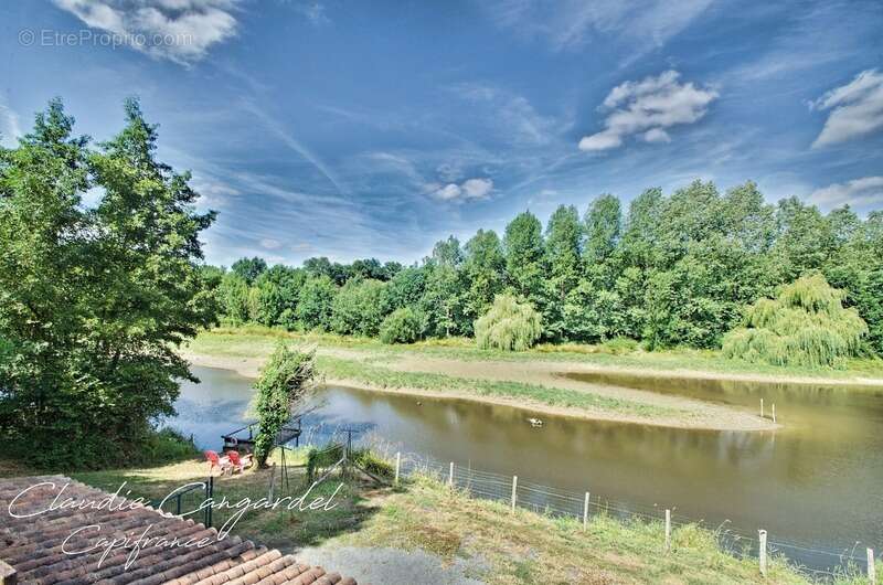 Maison à SIGOURNAIS