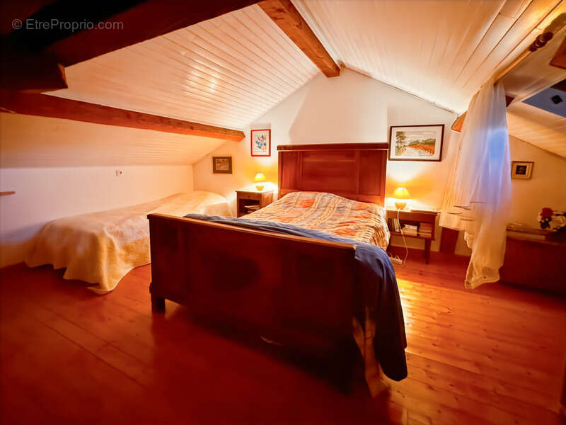 Maison à LA CLAYETTE