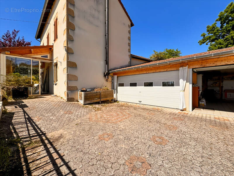 Maison à LA CLAYETTE