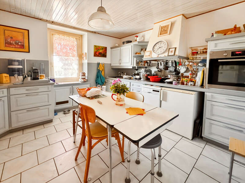 Maison à LA CLAYETTE