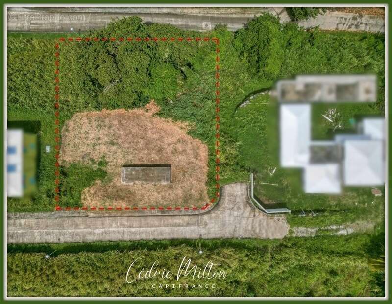 Terrain à LE LORRAIN