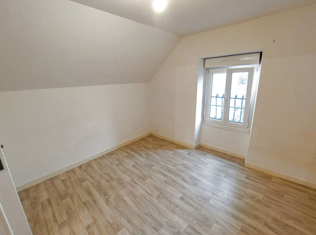 Appartement à ARGENTRE-DU-PLESSIS