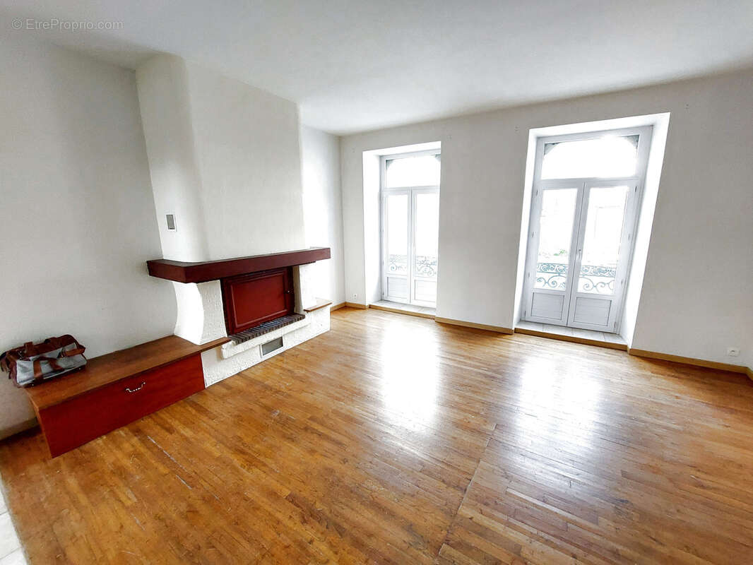 Appartement à ARGENTRE-DU-PLESSIS