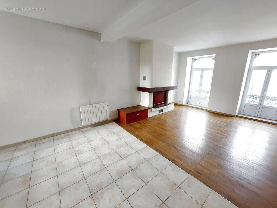 Appartement à ARGENTRE-DU-PLESSIS