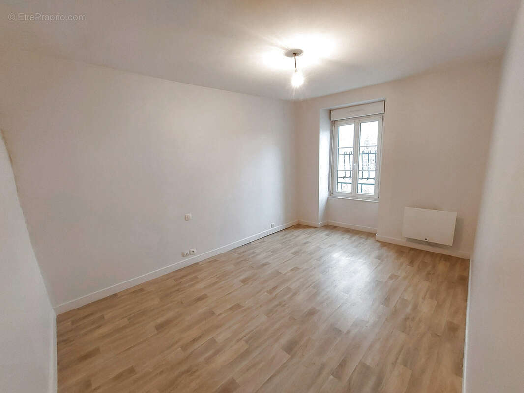 Appartement à ARGENTRE-DU-PLESSIS