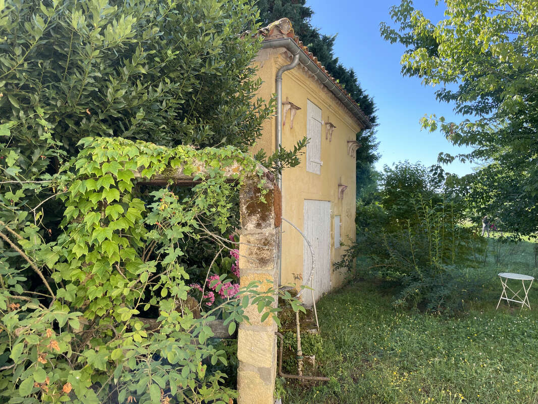 Maison à MOULIETS-ET-VILLEMARTIN