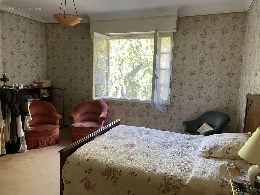 Maison à MOULIETS-ET-VILLEMARTIN