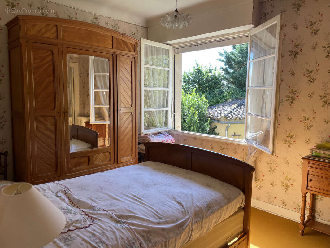 Maison à MOULIETS-ET-VILLEMARTIN