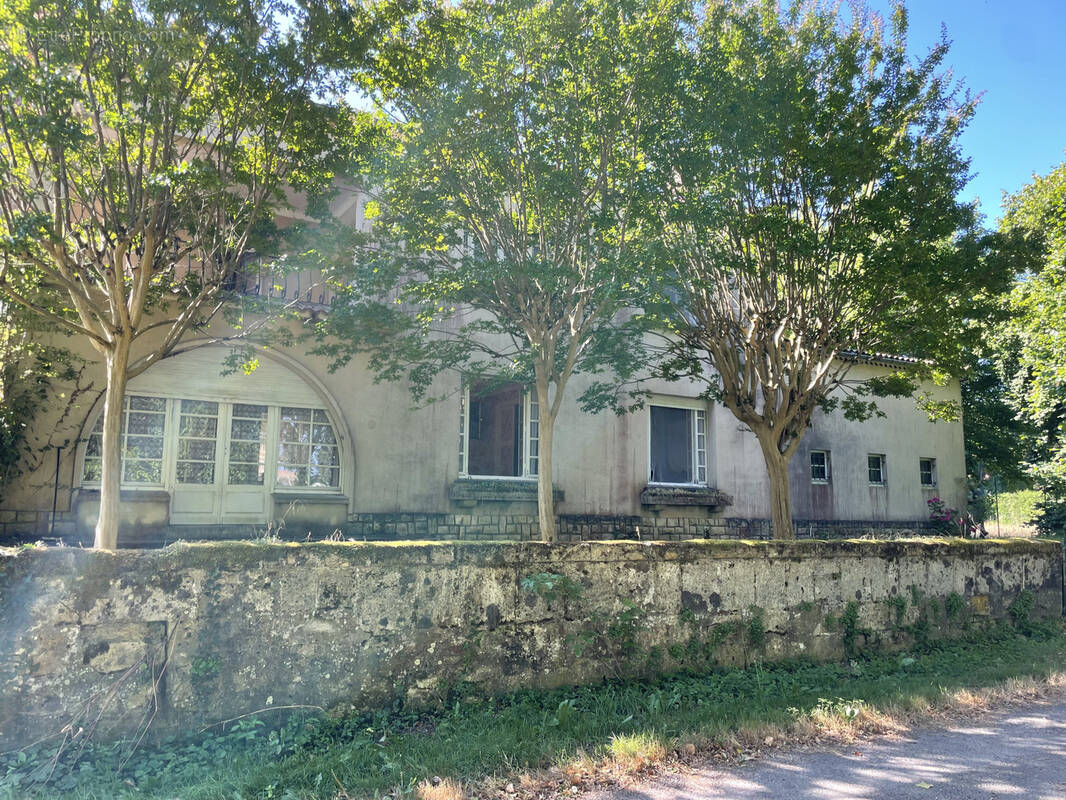 Maison à MOULIETS-ET-VILLEMARTIN