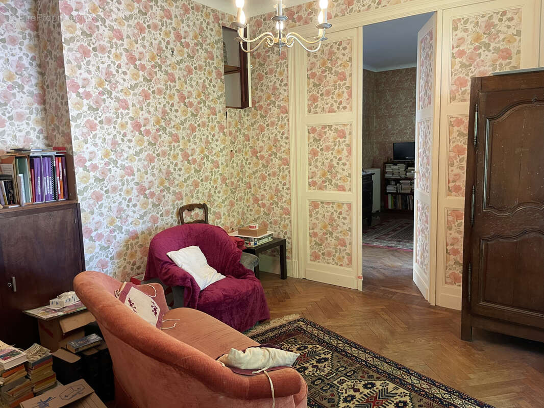 Maison à MOULIETS-ET-VILLEMARTIN