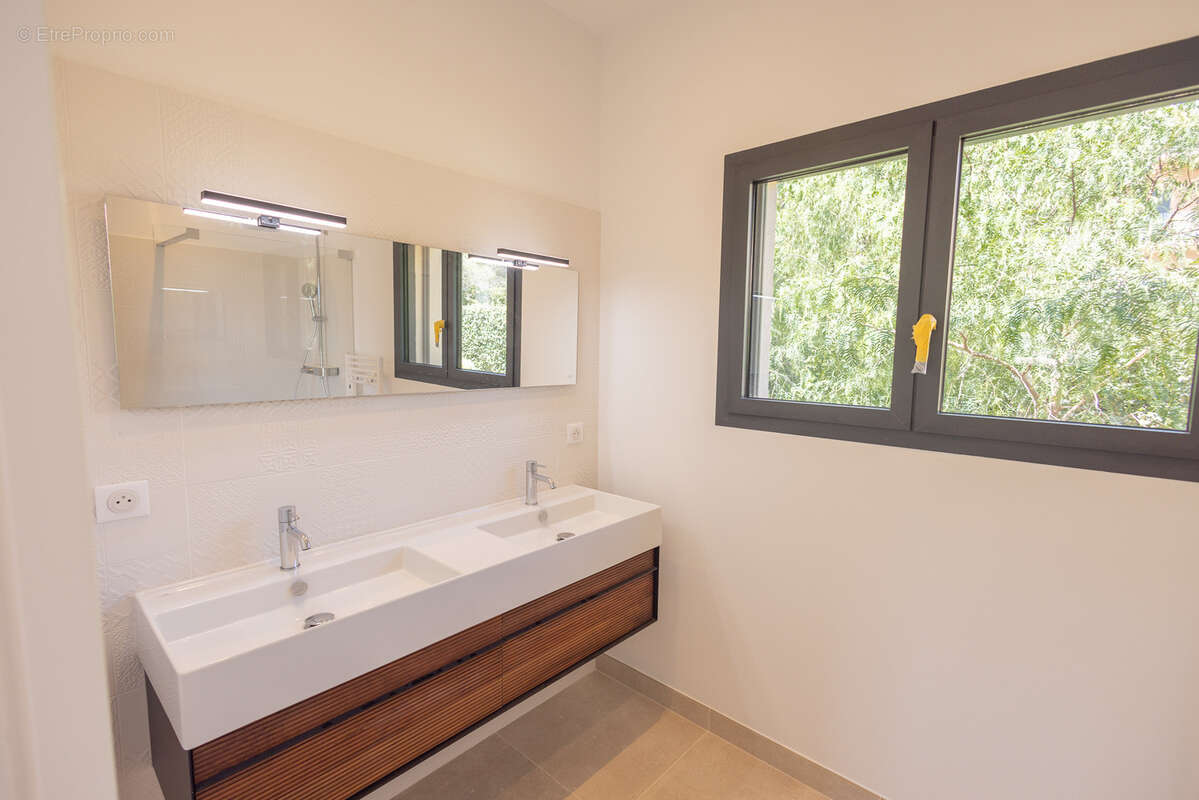 Maison à LA CROIX-VALMER