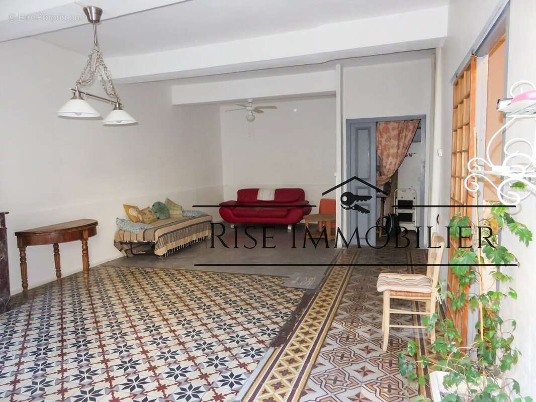 Maison à LEZIGNAN-CORBIERES