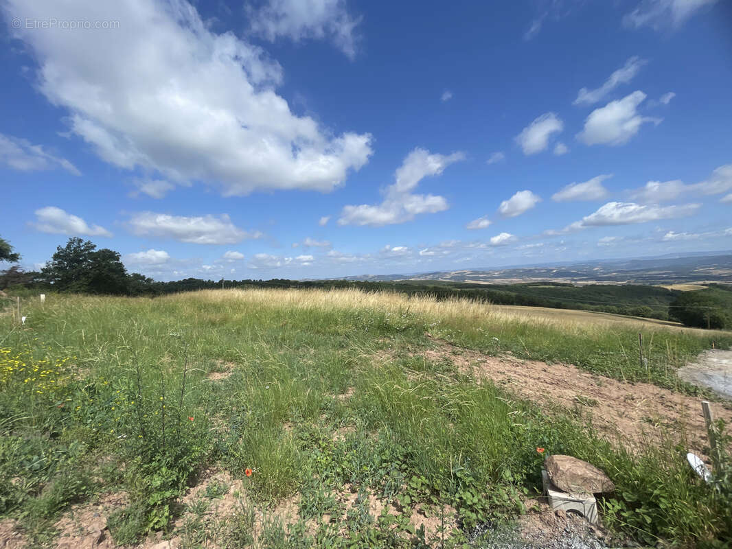 Terrain à MOUNES-PROHENCOUX